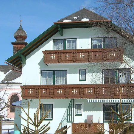 Haus Bauer Ii Mit Balkon
